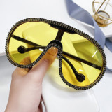 1365 New Plastic Frame One-piece Lens Vintage Oversized Diamond Sunglasses For Women 2024