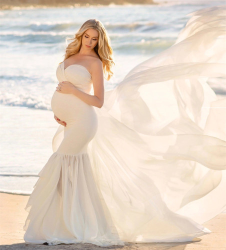 Pregnant women's fashionable dress with a tail and a large hem. Pregnant women's photo taking long dress 8860