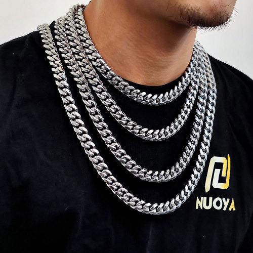 Wholesale of European and American spring buckles, round ground encrypted titanium steel necklaces, trendy hip-hop stainless steel Cuban chains, men's necklaces