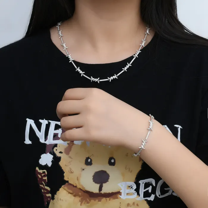 European and American hip-hop necklaces with Japanese buckle 2.5mm thin thorny chain and micro inlaid zircon hip-hop couple bracelet