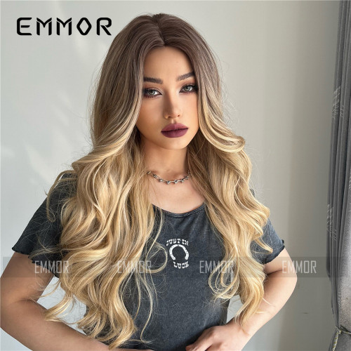 Hot selling foreign trade in Europe and America, with long wavy hair gradually changing into light golden brown. European and American wig women's wigs