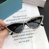 Handmade diamond studded sunglasses for female trampoline, personalized triangle hip-hop cat glasses, Korean version, social male trend, photo taking sunglasses
