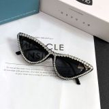 Handmade diamond studded sunglasses for female trampoline, personalized triangle hip-hop cat glasses, Korean version, social male trend, photo taking sunglasses