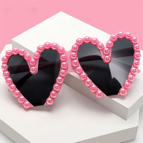 New Arrival Cute Personality Love Heart Punk Sun Shades Glasses  Fashion Ladies Trendy Beach Party Pearl Sunglasses UV400