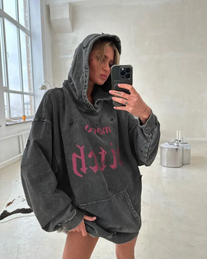Autumn lazy loose pocket jacket with American street style distressed, washed and tattered letter print hoodie for women