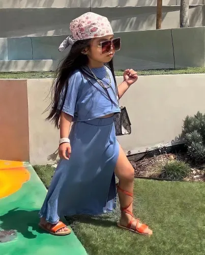 Amazon Cross border Girls New Fashion Casual Solid Color Short sleeved T-shirt Split Set Skirt ins