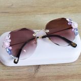 Cross border frameless diamond inlaid sunglasses for women with round face, large face, slimming effect, new sunglasses for women with gradient design