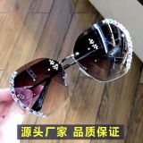 Diamond studded UV resistant sunglasses for women, Korean version popular on the internet, same sun protection for driving, Instagram round face, sun shading for women, trendy sunglasses