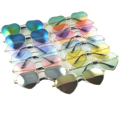 Retro Love Ocean Film Sunglasses Peach Heart Funny Metal Women's Sunglasses Heart shaped Fashion Sunglasses 329