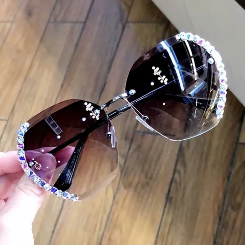 Diamond studded UV resistant sunglasses for women, Korean version popular on the internet, same sun protection for driving, Instagram round face, sun shading for women, trendy sunglasses