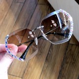 Diamond studded UV resistant sunglasses for women, Korean version popular on the internet, same sun protection for driving, Instagram round face, sun shading for women, trendy sunglasses