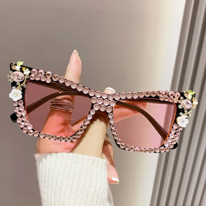 New rhinestone glasses with diamond inlay, cat's eye large frame, fashionable sunglasses for women, trendy and versatile sunglasses, European and American glasses