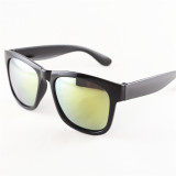 Small chili pepper box color film retro sunglasses Qiansong Yi sunglasses manufacturer wholesale 8235