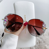 New diamond studded female sunglasses with trendy sun shading and polarized Instagram sunglasses, fashionable polygonal large frame glasses, eyewear enthusiasts