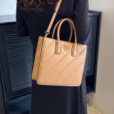 Cross border luxury fashion crossbody bag, new trendy style, one shoulder diagonal span, large capacity commuting tote bag for women