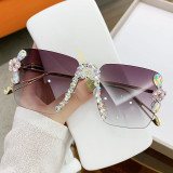 New diamond studded A-line trendy UV resistant sunglasses for women's driving, sunshade for street photography, and slimming face