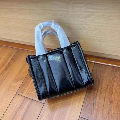 MJ Same Style Little Mage Autumn/Winter New Sheepskin Patent Leather Bright Candy Color Tote Bag Mini Motorcycle Bag