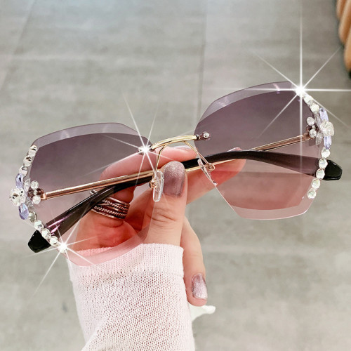 Cross border new sunglasses with diamond inlay and sunglasses for women with a high-end feel, Instagram for small face, frameless, UV resistant sunglasses