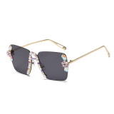 Cross border diamond inlaid new A-line sunglasses from Europe and America, with a premium feel and sun protection. Women's sunglasses are trendy and UV resistant