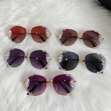 New diamond studded female sunglasses with trendy sun shading and polarized Instagram sunglasses, fashionable polygonal large frame glasses, eyewear enthusiasts