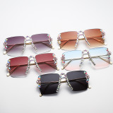 Cross border diamond inlaid new A-line sunglasses from Europe and America, with a premium feel and sun protection. Women's sunglasses are trendy and UV resistant