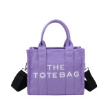 The tote bags are trendy and retro tote bags for women. They are casual and niche for shopping. They are versatile canvas bags