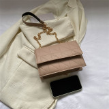 Wholesale shoulder bag for women's new summer diamond cross body bag, stylish travel chain, niche underarm bag