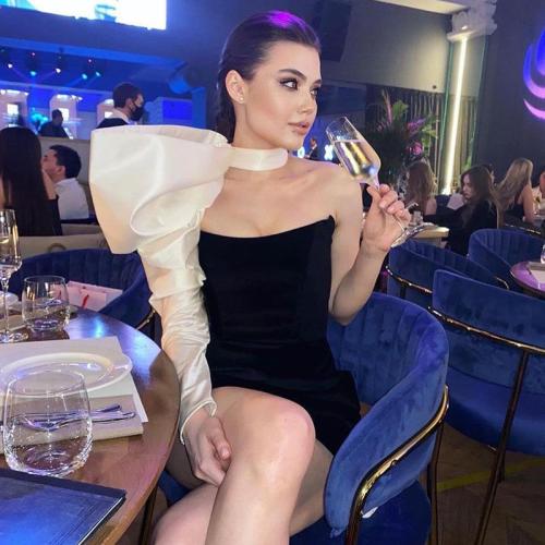 Cross border European and American style new special one shoulder bow top small dress two-piece fishbone slimming dress for women