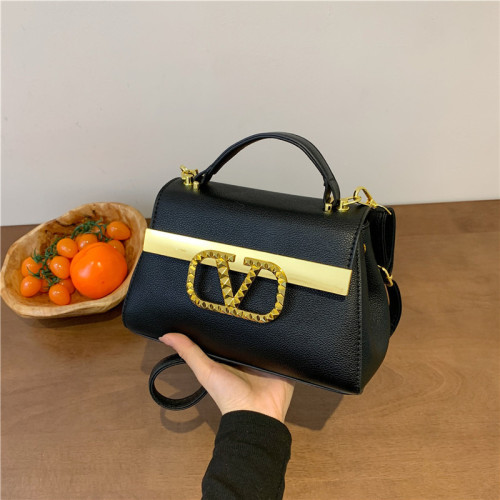 V-shaped large letter women's bag, new high-capacity carrying bag, versatile single shoulder crossbody bag, fashionable and trendy