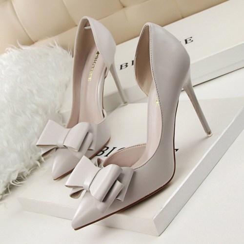 3168-2 Korean version fashionable and delicate, sweet bow high heels, slim heels, high heels, shallow mouth, pointed side hollow single shoes