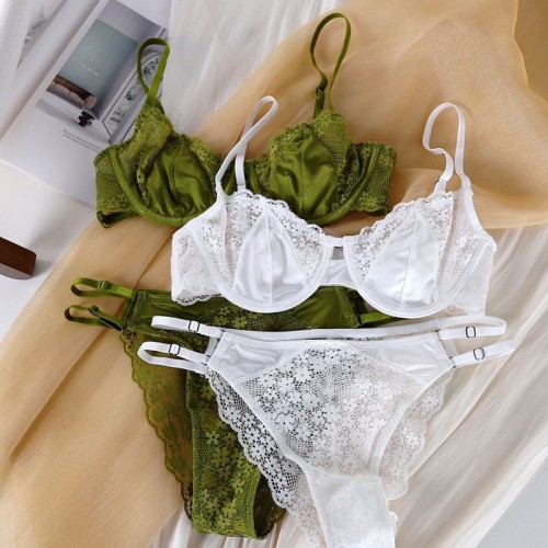 French sexy lace ultra-thin bra with a large chest that looks like a little girl's small chest, comfortable French white thin lingerie set
