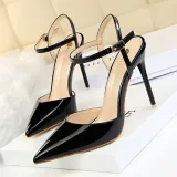 European and American style minimalist slim heels, ultra-high heels, shallow mouthed pointed patent leather, sexy nightclubs, slimming off with a straight line strap, women's sandals