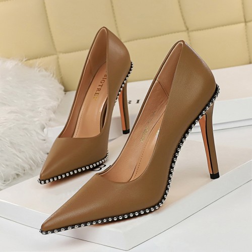 European and American fashion sexy nightclubs show slimming high heels, women's shoes, slim heels, high heels, shallow mouthed pointed rivets, single shoes