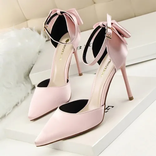 Korean version of sweet beauty shoes with thin heels, high heels, shallow mouth, pointed silk, hollow back bow, and sandals