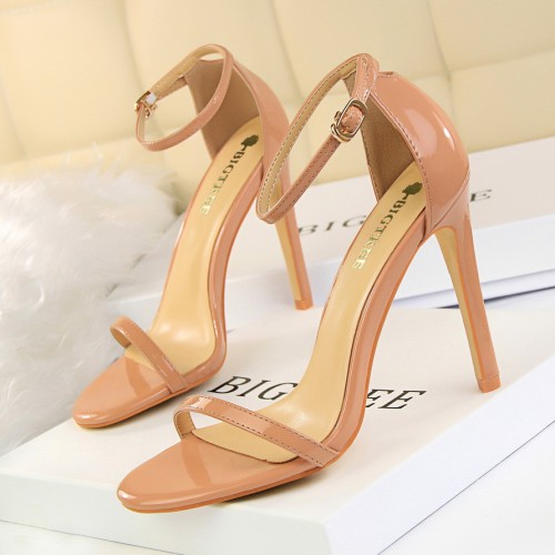 European and American style fashionable ultra-high heels, patent leather open toe sandals, summer sexy nightclub women's high heels