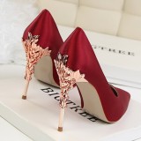 Korean version of fashionable and sexy metal heel women's shoes with thin heels, high heels, shallow mouth, pointed silk, slimming effect, single shoe wedding shoes