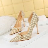 Korean version of high heels with checkered pattern and shallow side hollowed out bird pattern pearl metal chain, super high heel single shoe