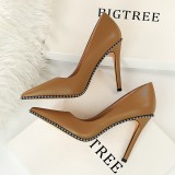 European and American fashion sexy nightclubs show slimming high heels, women's shoes, slim heels, high heels, shallow mouthed pointed rivets, single shoes