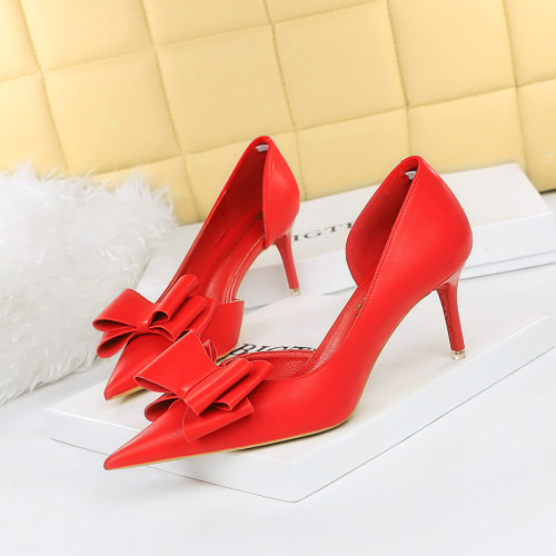 Korean version slim and sweet beauty shoes with slim heels, high heels, shallow mouth, pointed toe, side hollow bow, single shoe