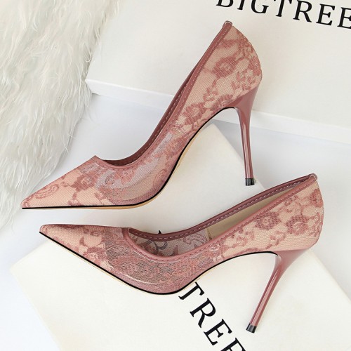 European and American sexy slimming high heels, women's shoes, thin heels, high heels, shallow mouthed pointed mesh perforated lace single shoes