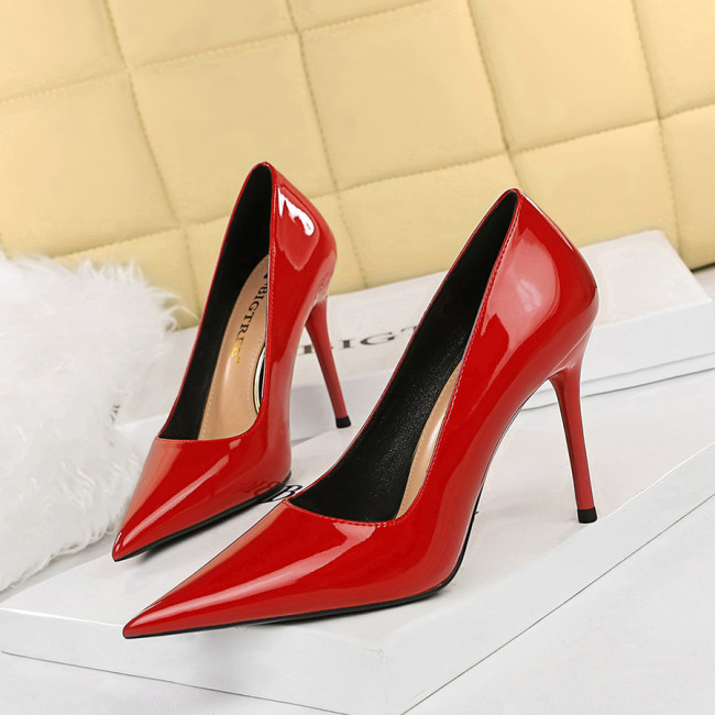 European and American style minimalist high heels, shallow mouthed pointed toe, sexy and slimming professional OL women's singles shoes, high heels