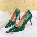 European and American style sexy nightclub slimming high heels, shallow mouthed pointed patent leather woven pattern metal chain single shoes