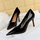 European and American minimalist high heels, glossy patent leather, shallow mouthed pointed toe, sexy and slimming professional OL high heels, women's singles shoes