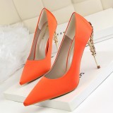 Korean version of fashionable and sexy metal heel women's shoes with thin heels, high heels, shallow mouth, pointed silk, slimming effect, single shoe wedding shoes