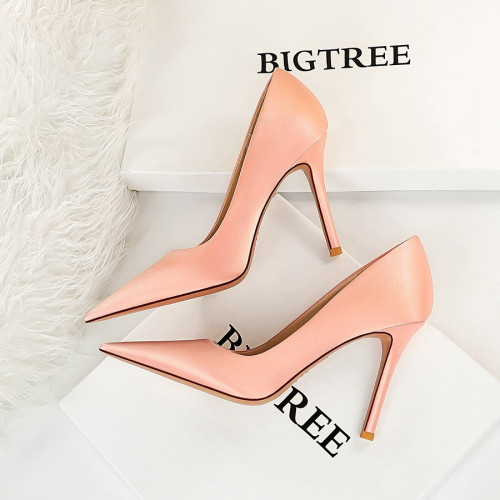European and American style fashionable minimalist ultra-high heels, slim heels, shallow mouth pointed toe sexy nightclub slimming silk women's singles shoes