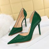 European and American Sexy Nightclubs Show Slim Thin Heels, Super High Heels, Shallow Mouth Side Hollow High Heels, Retro Snake Pattern Single Shoes