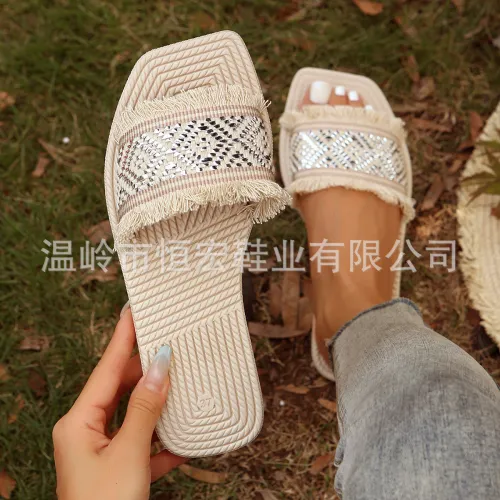 Foreign trade women's sandals, small fragrant style EVA flat slippers, women's outerwear, summer new fashionable tassel oversized slippers