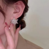 Super Flash Full Diamond s925 Silver Needle Water Diamond Snowflake Earrings for Women, Unique Design, Fashionable New Earrings, Elegant Earrings