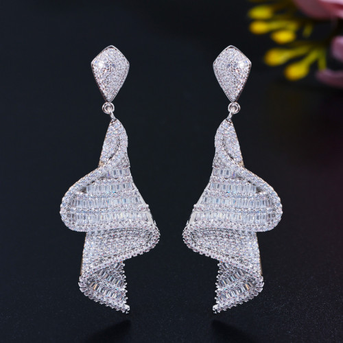 S925 Silver Needle European and American Geometric Spiral Earrings Sparkling Micro Set Zircon Small and Long Standing Earrings and Earrings