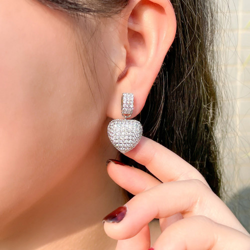 Korean Love Full Diamond Nightclub Design Sense, Elegant Earrings with Micro inlaid Zircon Peach Heart Ear Buckles and Earrings